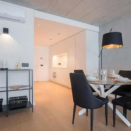 Seaside Apartment *